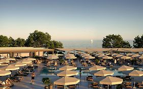 Serita Beach Hotel